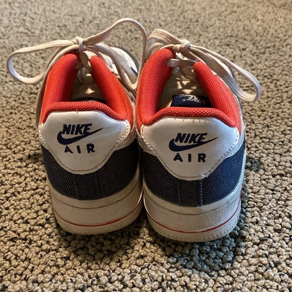 Nike Air Force 1 Sneakers Size 4Y in EUC